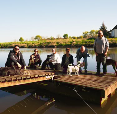 Gruppenfoto vom Social walk mit Hundetrainer Basti Matern aus Merseburg