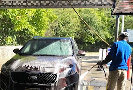 Attendant Prepping on some Wash Packages