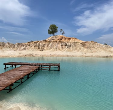 Gurun Pasir Busung dan Telaga Biru