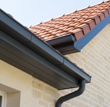 Rive-de-toit-finie-habillage-aluminium-anthracite-orleans