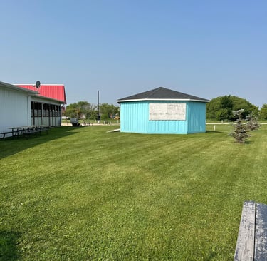 lawn care service in Steinbach