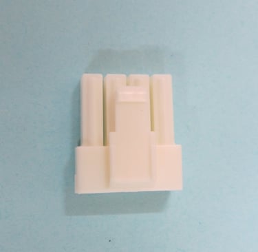 white housing or connector of many brand such as JST,Molex,TE to se;;