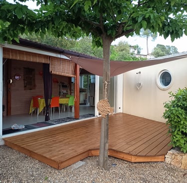 Terrasse posée sur plots Structure pin classe 4 protégé avec du saturateur