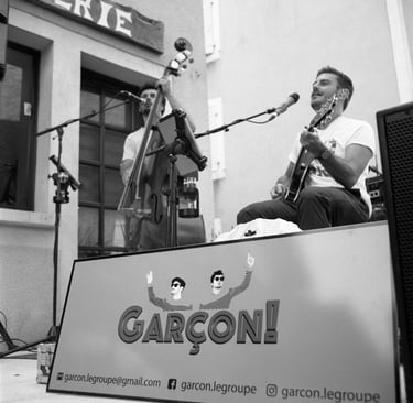 garçon en duo groupe de musique du Lot reprise chansons rock variété vallée de la dordogne