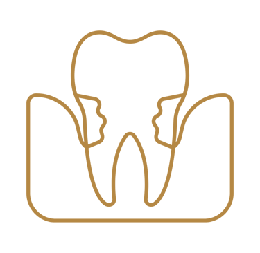 Dentista realizando tratamento periodontal em paciente com problema gengival