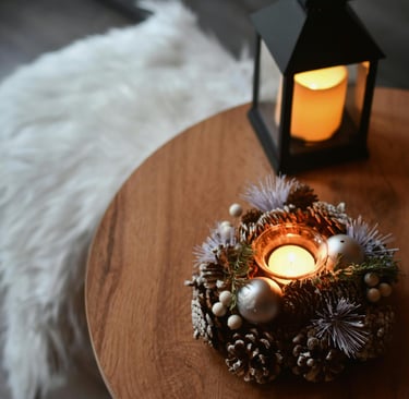 DIY pinecone candle holders with twine and tea lights.