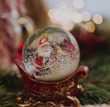 Mini mason jar with snowman and snow