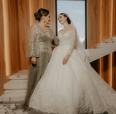 Poses para la sesión con damas de honor - Mejor fotógrafo de bodas en Guadalajara, México