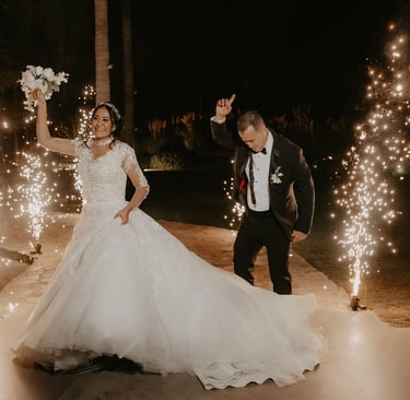 Entrada de novios Aldo Castaneda Bodas mejor fotografo en Guadalajara Mexico