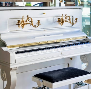 white piano player's electronic yamaha piano in atrezzo acoustic piano