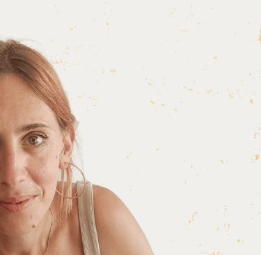Retrato de la autora en Sin H, blog personal