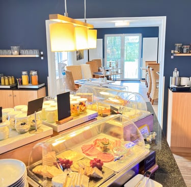 Hotel DunenNest - Frühstücksbüffet, Käseplatte, Aufschnitt