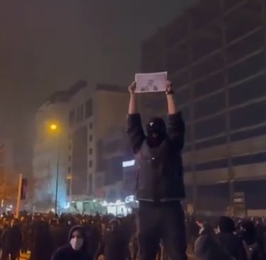 Os protestos que varrem o Irã se aproximaram da marca de duas semanas no sábado - apnews