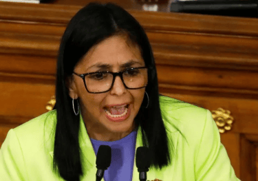 A presidente interina da Venezuela, Delcy Rodríguez, faz discurso à nação na Assembleia Nacional Im
