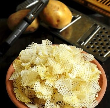 a bowl of potato chips and a potato chips