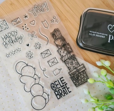 Beginner's guide for stamping - Different types of craft stamps: Rubber stamps vs. Clear stamps