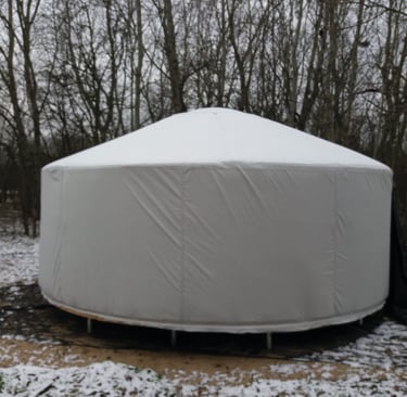 6 méteres glamping jurta építése tavaszi akcióban