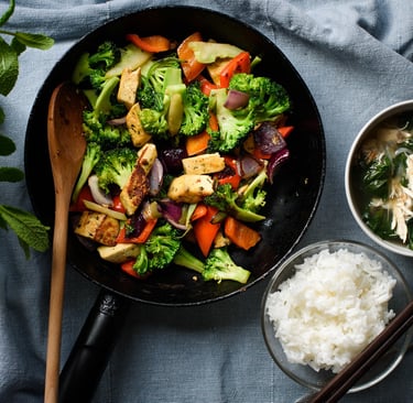 Plat préparé selon la diététique chinoise, alimentation équilibrée et énergétique