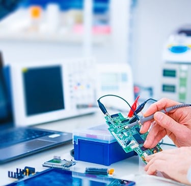 Benefits of outsourcing electronics design projects to Omini for PCB excellence.