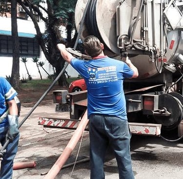 técnico da suprema desentupidora