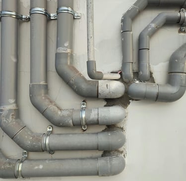  فني تصليح وسباكة منازل و كهرباء و عزل و تنظيف خزانات المياه في مسقط. غسيل خزانات المنزل