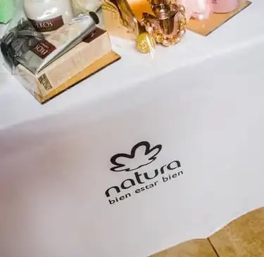 Διαφημιστικό τραπεζομάντηλο με εκτύπωση για εκθέσεις και παρουσιάσεις