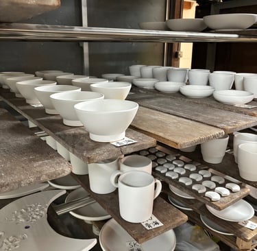 Céramique japonaise Tobe Yaki avant d'être décorée