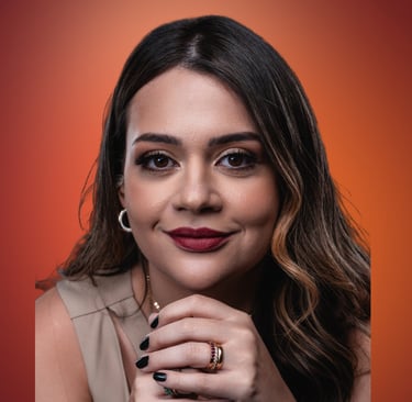 Retrato profissional de mulher sorrindo, fundadora da ExpatriTax Brasil