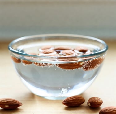 Almendras en proceso de activación en agua con sal - Raw Rico
