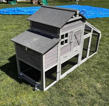 Aivituvin AIR32 chicken coop with wheels