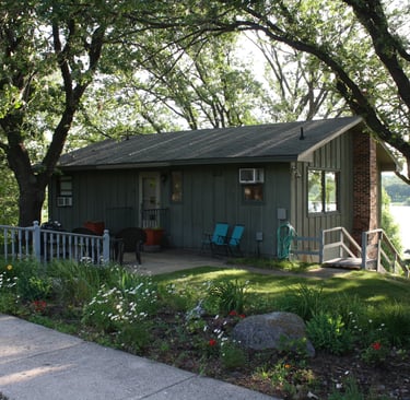 Welcome to the Giant Oak Cabin on Pelican Lake near Alexandria, Minnesota
