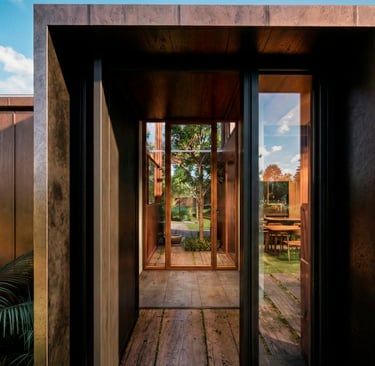 Ingreso a hall y patio interno en casa moderna. casa rancho. arquitectura con sentido.