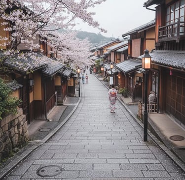 Kyoto Higashiyama historic street cherry blossoms private tour.