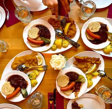 Austrian dinner with Schnitzel and Goulash — VIENNA FOOD TOUR.