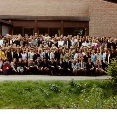 Jörg Grube mit Mitschülern aus seinem Schuljahrgang 1990