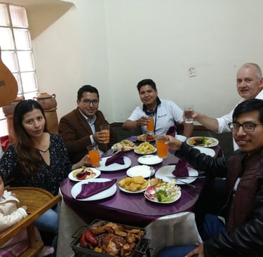 Jörg Grube beim Abendessen im Hause der Familie
