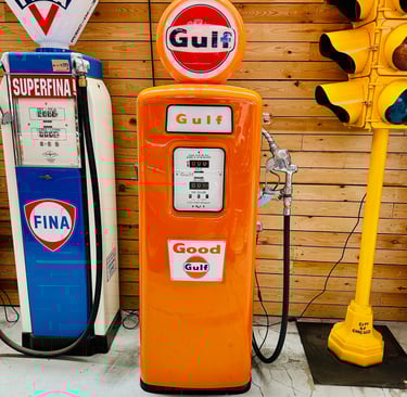 Gulf Erie gas pump,1957 US Gulf Erie gas pump restored,