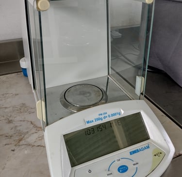 balanza analitica de un laboratorio