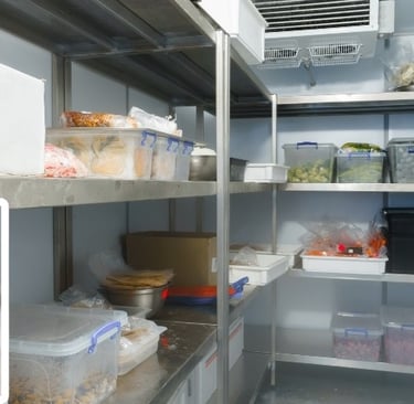 IoT sensors tracking temperature in smart restaurant refrigerator
