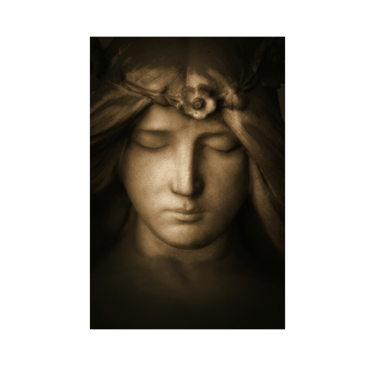 statue-yeux-clos-souffrance-victimes