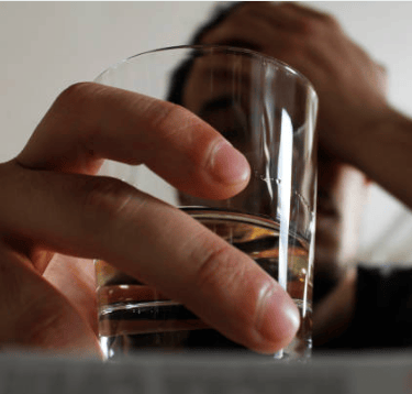 Cédric maynadié hypnotherapeute dans le gard. hypnose addiction a l'alccol  castillon-du-gard