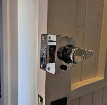 emergency locksmith Exeter gain entry and new lock fitting Exmouth