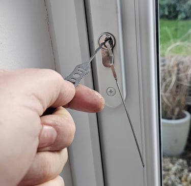 emergency locksmith services Exeter emergency gain entry Exmouth