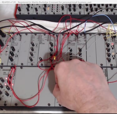 CD40106 oscillator (on right)