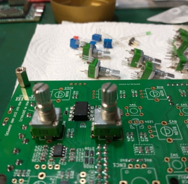 Ksoloti Gills: Pots and switches 2