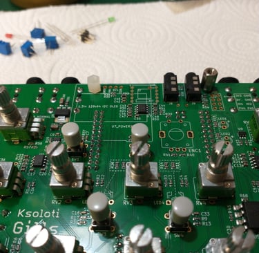 Ksoloti Gills: Pots and switches 5