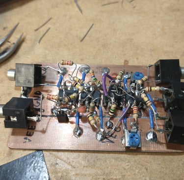 Deadbug VCO building 3