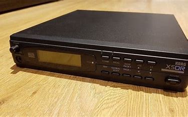 Korg X5DR: Digital rompler.