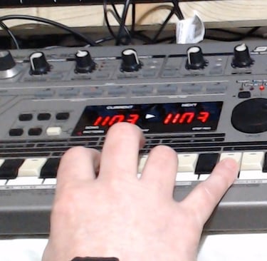 Roland MC-303 GrooveBox