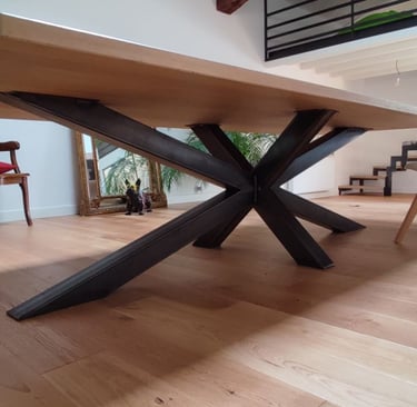 table pied étoile en acier plateau chêne